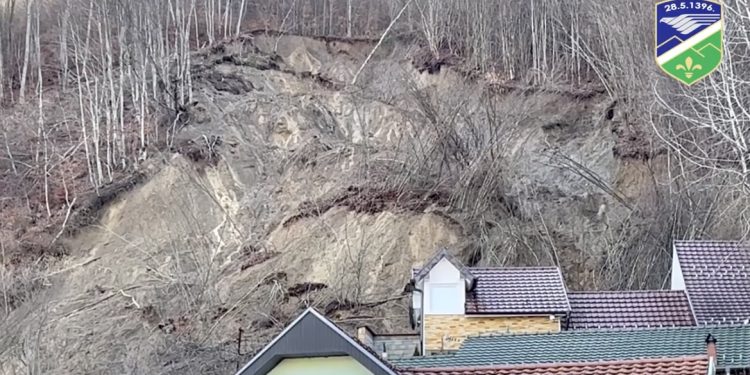 (VIDEO) USLIJED POPLAVA OŠTEĆENO VIKEND NASELJE U RIBARIĆU