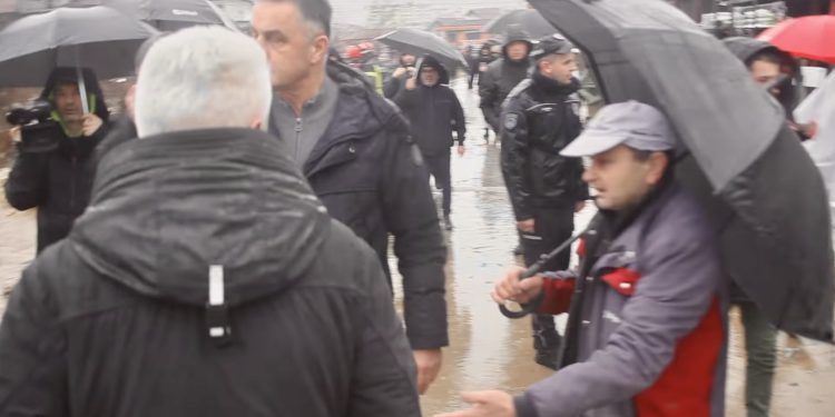 (VIDEO) Novi Pazar: Građani izrazili revolt, gradonačelnik Biševac se pravdao!