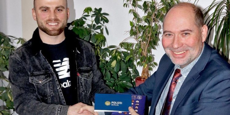 HRABRI TUTINAC AMEL DERDEMEZ DOBIO PRIZNANJE OD BERLINSKE POLICIJE ZA CIVILNU HRABROST I ODGOVORNOST