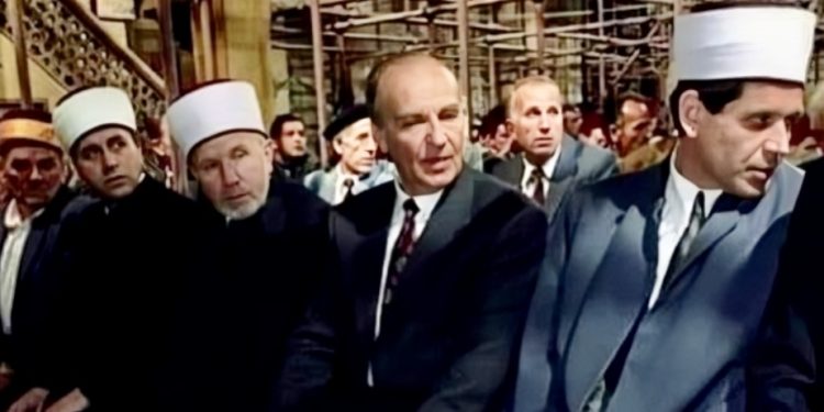 ALIJA NIJE HTIO PRIMIT PAKET OD PORODICE U ZATVORU AKO ISTI TAKAV NIJE POSLAT I EFENDIJI ČAMPARI