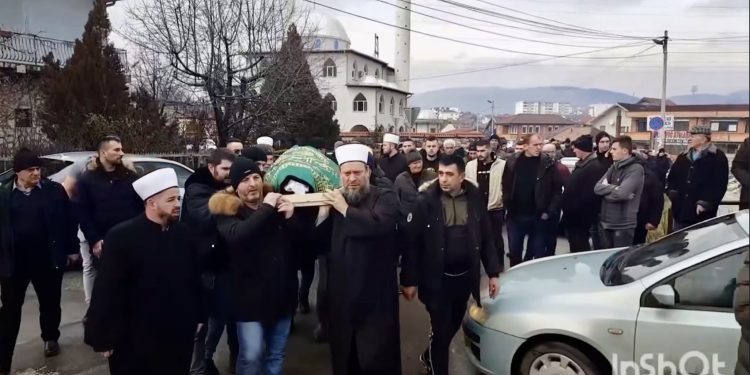 (VIDEO) Novi Pazar: Danas klanjana dženaza Safetu Zekiću