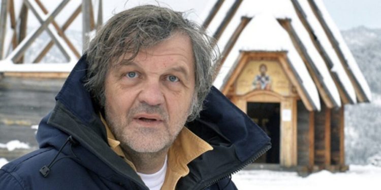 Kusturica: Kada vidim kako mladi ljudi plivaju za Časni krst u Podgorici, znam da nam nema propasti