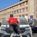 Udarili pješaka u centru Novog Pazara, pa ga potom pretukli