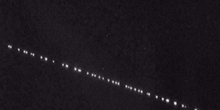 Starlink sateliti u koloni iznad Sandžaka
