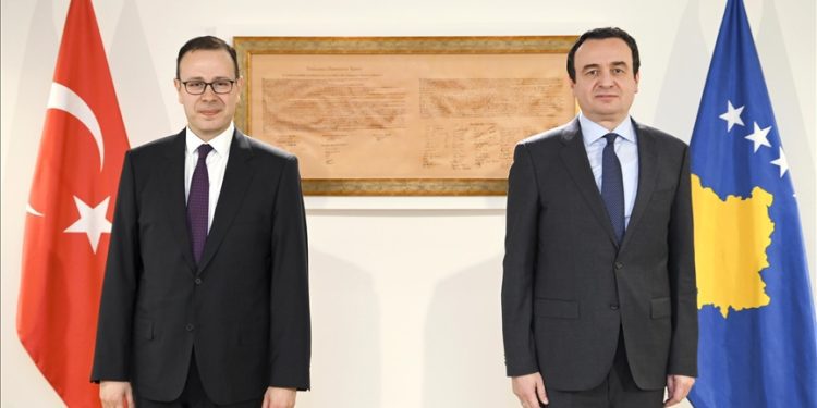 Kosovo: Premijer Kurti ugostio novog ambasadora Turkiye Angilija