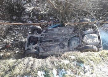 BJELOPOLJKA LAKŠE POVRIJEĐENA U UDESU, SLETJELA VOZILOM U POTOK I PREVRNULA SE