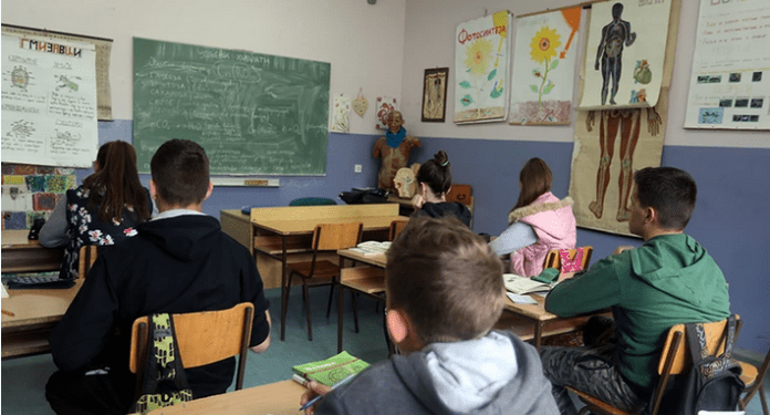 DJEČAK DIJELIO PORODIČNU UŠTEĐEVINU DRUGOVIMA: UČENIK ČETVRTOG RAZREDA POTROŠIO RODITELJIMA TRI HILJADE EURA