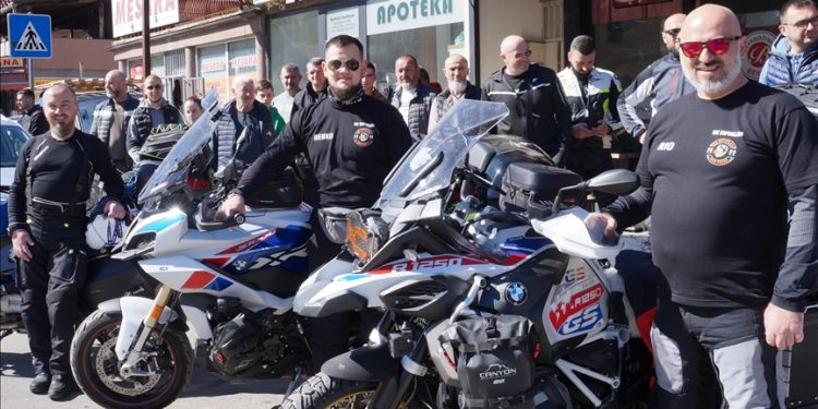 Novi Pazar: Motorima krenuli put Meke i Medine da obave umru