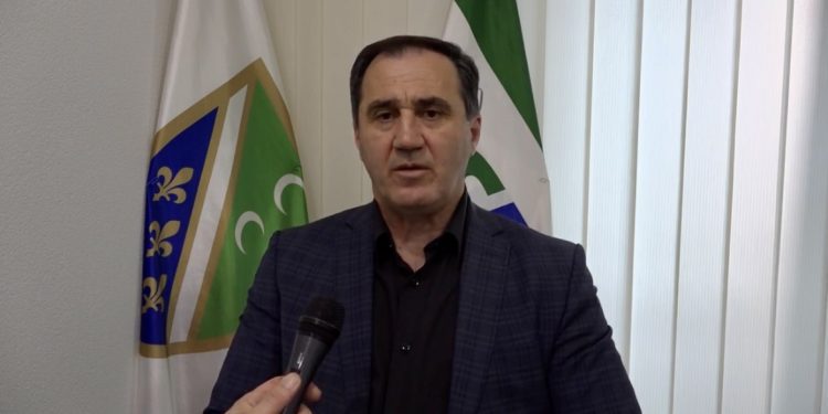 /VIDEO/ Sjednica SO-e Tutin odložena zbog razgovora o forimanju skupštinske većine na nivou cijelog Sandžaka