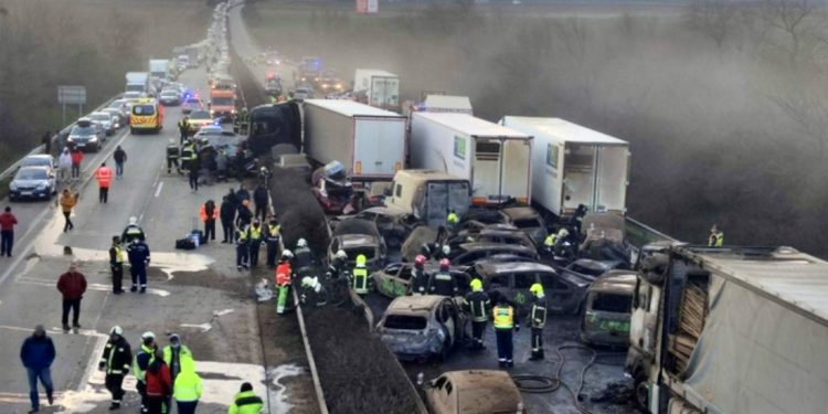 Mađarska: Masovni sudar na M1 uzrokovan naletom prašine