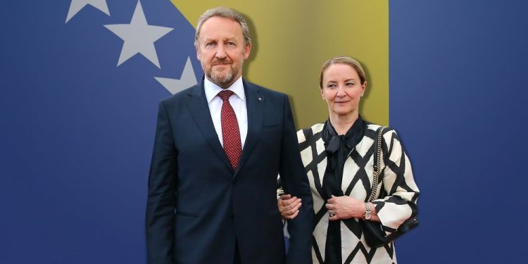 Oglasio se lider SDA Bakir Izetbegović: Kompromitacija prof. Sebije Izetbegović dolazi iz Zagreba i njihovih jataka iz Sarajeva