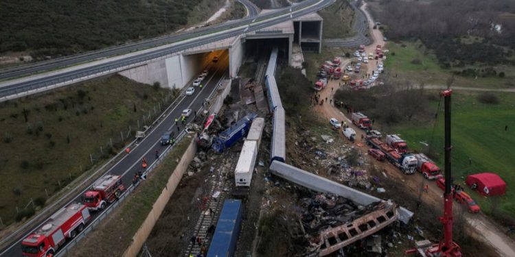 Željeznička nesreća u Grčkoj: U sudaru vozova stradale najmanje 32 osobe