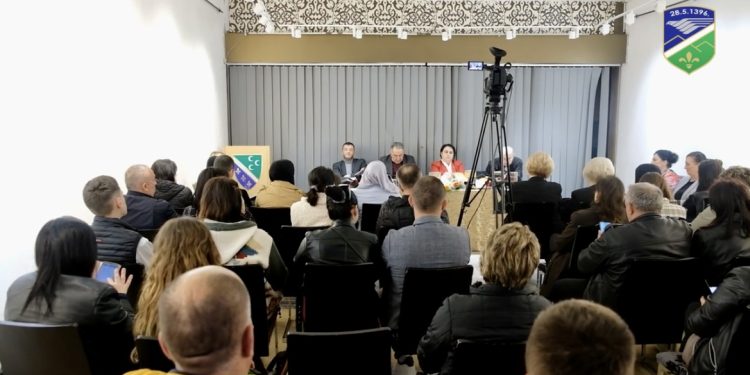 /VIDEO/ Promovisano stvaralaštvo, stihovi iz duše pešterske Mahije Demirović Dolovac