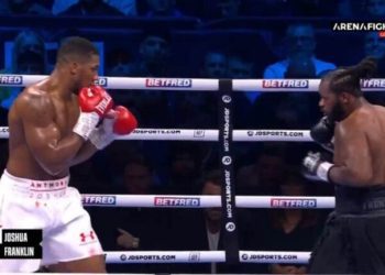/VIDEO/ JOSHUA U SPEKTAKULARNOJ BORBI POBIJEDIO FRANKLINA: BIVŠI ŠAMPION SVIJETA NASRNUO NA TRENERA