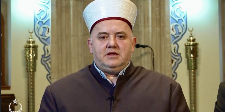 /VIDEO/ Enis ef. Makić – Allah gleda u naša srca a ne u naša tijela