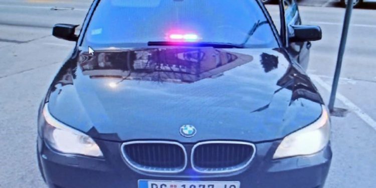 Uhapšeni lažni policajci koji su vozili „presretača“