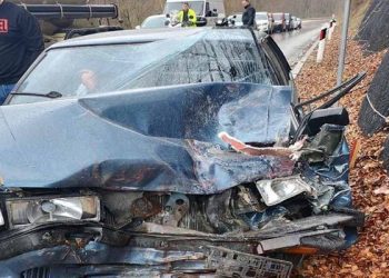 (VIDEO) Težak udes na putu Novi Pazar – Tutin, jedno lice prevezeno u Opštu bolnicu Novi Pazar