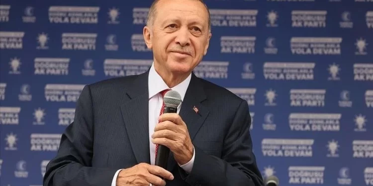 Erdogan najavio da će u julu najniža plata u javnom sektoru iznositi 22.000 turskih lira