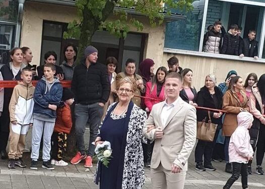 Maturant rožajske Gimnazije “30. septembar” šetao je sa nanom/bikom