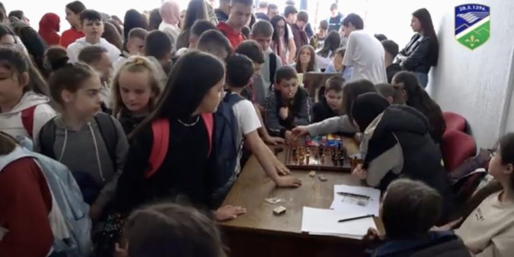 /VIDEO/ OŠ Vuk Karadžić: Obilježen “Maj-mjesec matematike”