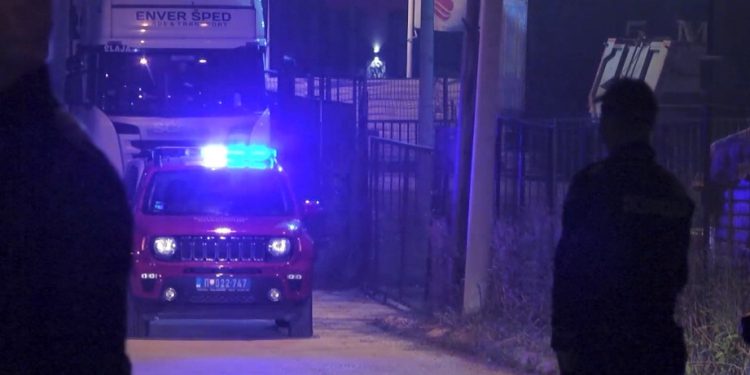 Blokirana industrijska zona u Novom Pazaru, nad gradom se širi opasna materija FOTO