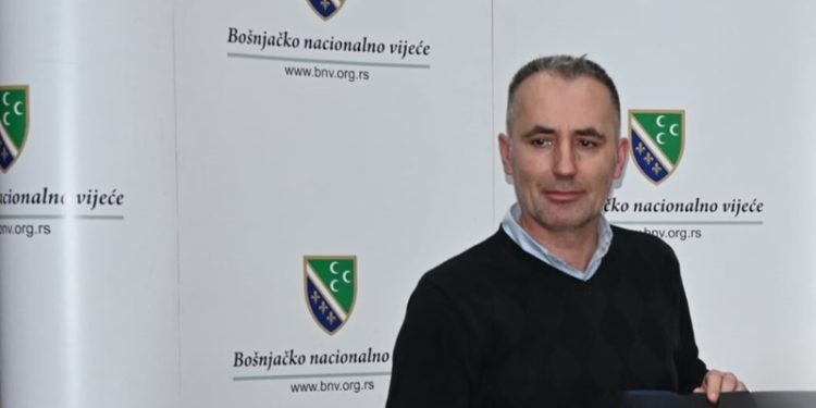 UNS: Naoružani muškarac uznemiravao novinara Medina Halilovića