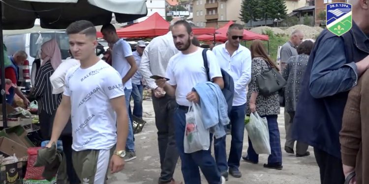 /VIDEO/ Predbajramska atmosfera u Tutinu