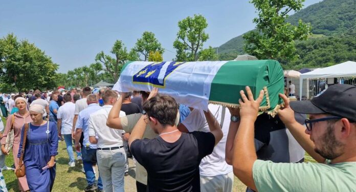 U POTOČARIMA KLANJANA DŽENAZA ZA 30 ŽRTAVA GENOCIDA! REIS KAVAZOVIĆ: MOLIMO TE, BOŽE, DA SE VIŠE NIKADA I NIKOME NE DOGODI SREBRENICA