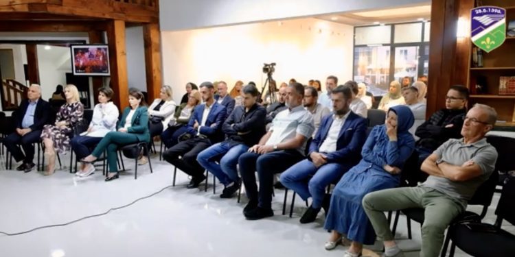 /VIDEO/ Dr. Šefik Kurdić i Halil ef.Makić održali tribinu “Kako prevazići iskušenja”