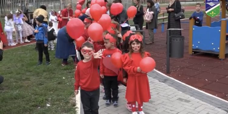 /VIDEO/ Tutin: Dječija nedjelja završena maskenbalom