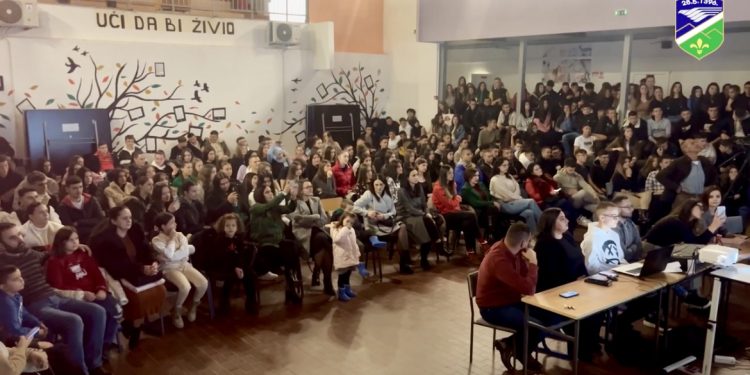 /VIDEO/ Tutinski gimnazijalci obilježili Fibonačijev dan
