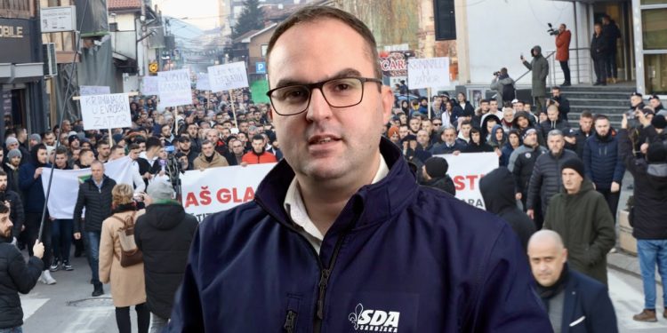 /VIDEO/ Kamešničanin: Javnost očekuje odgovore ko je u tri navrata pokušao da izazove fizički obračun širih razmjera u Novom Pazaru