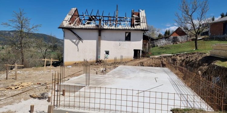 Rožaje: Ramovići započeli izgradnju nove kuće, zahvaljuju se svima koji su im pomogli nakon požara