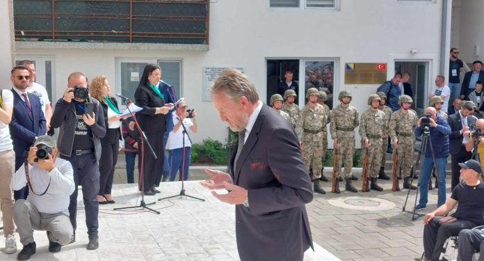 OBILJEŽENA 31. GODIŠNJICA MASAKRA NAD BOŠNJACIMA U AHMIĆIMA: PRENOSITI ISTINU NAJVEĆI LIJEK ZA POMIRENJE