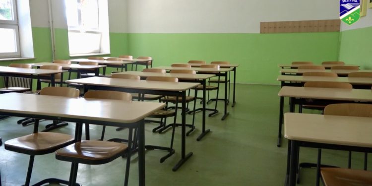 /VIDEO/ Tutinske osnovne škole spremne za početak nove školske godine