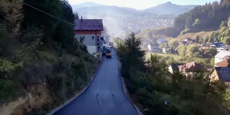 /VIDEO/ Rožaje: Mještani Šuštera s oduševljenjem dočekali asfaltiranje puteva