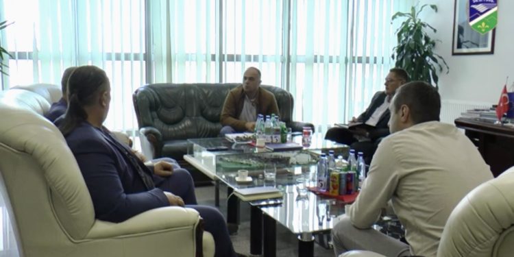 /VIDEO/ Predstavnici centra NIT u poseti Tutinu, uključivanje mladih u IT sektor