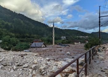 Poplavljena džamija u Donjoj Jablanici usljed obilnih padavina
