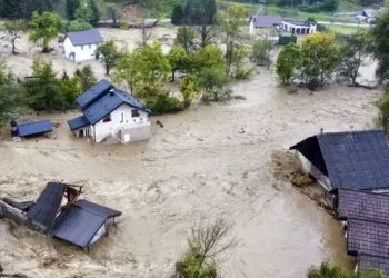 /VIDEO/ Novi snimci poplava iz Jablanice: Pripadnici FUP-a spašavali unesrećene