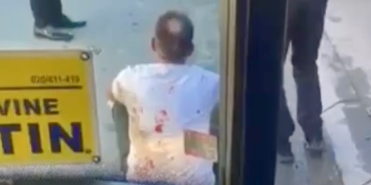 /VIDEO-TUČA/ Novi Pazar: Tutinac povrijeđen u masovnoj tuči nakon incidenta u centru grada