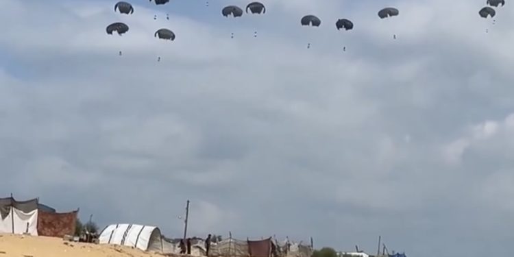 /VIDEO/ U Gazu nakon tri mjeseca ponovo isporučena humanitarna pomoć iz zraka