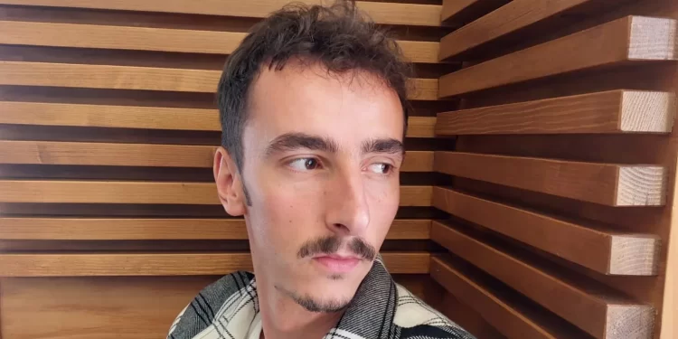 Dubina i suština: Refleksije o poeziji Izudina Ašćerića