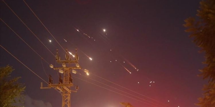 Izrael napao vojne baze kod Teherana: Eksplozije odjeknule u Iranu i Siriji