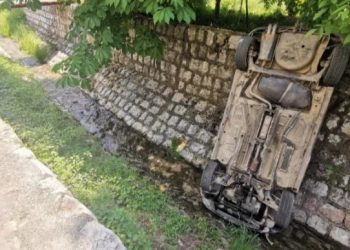 NIJE POVUKAO RUČNU, PA ZAVRŠIO U KORITU JOŠANICE: Nevjerovatna saobraćajna nezgoda u Novom Pazaru