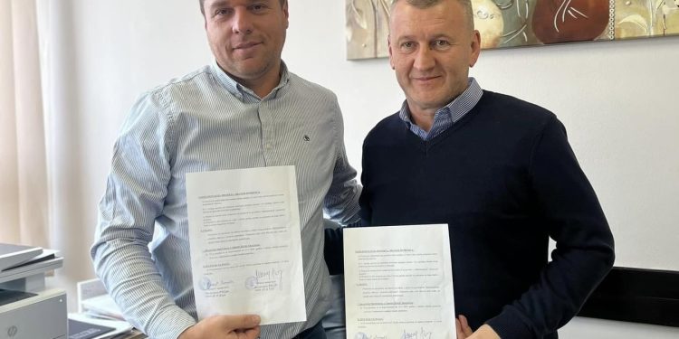 /FOTO/ Druga gimnazija Zenica i Gimnazija Tutin službeno pobratimljene: Početak nove suradnje