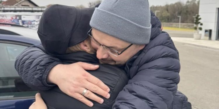 Mama, odoh da ti se vratim zdrav: Hafiz Botić se poselamio sa majkom prije operacije u Turskoj