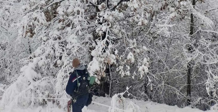 NESTANAK STRUJE ZBOG PADA STUBOVA: ELEKTRO-RAS EKIPE U BORBI S VREMENSKIM NEPOGODAMA