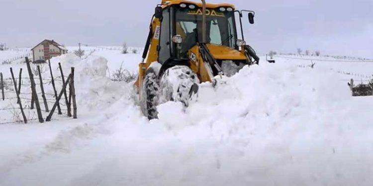 /VIDEO/ Predsjednica Kučević i operateri za čišćenje snijega: Apel građanima za bolju saradnju