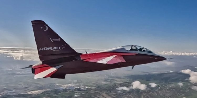 /VIDEO/ Turski supersonični avion Hurjet premašio brzinu zvuka