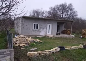 Pronađene tri mrtve osobe, mediji prenose da je riječ o osobama koje su se doselile iz BiH